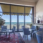 Palace Diano Marina