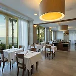 Palace 4*