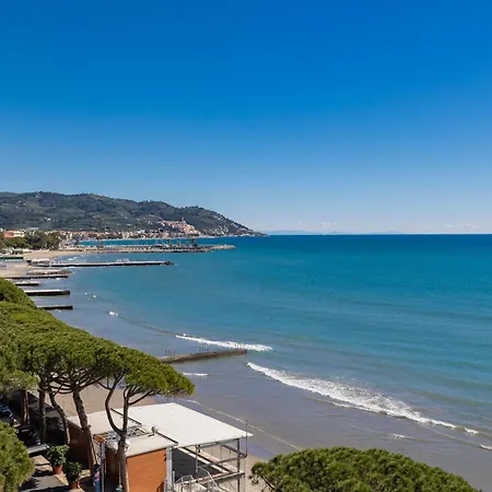 Palace Szálloda Diano Marina