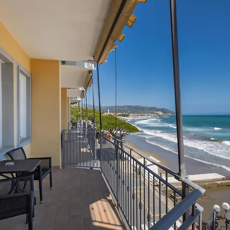 فندق Palace دْيانو مارينا