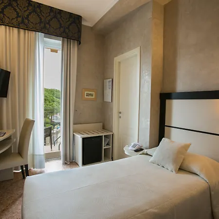 Ξενοδοχείο Palace 4*