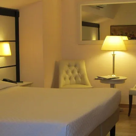 Palace 4*
