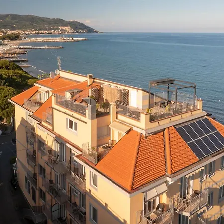 Palace Diano Marina