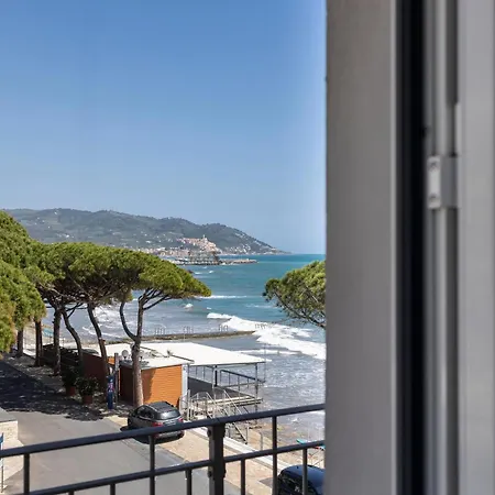 Palace Diano Marina