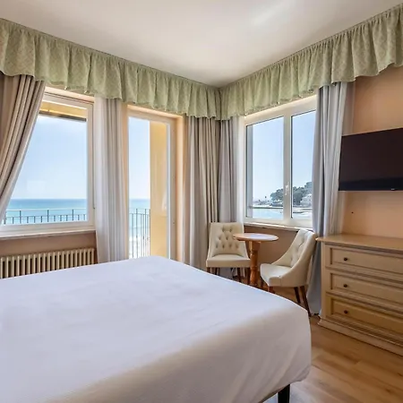 Hotel Palace Diano Marina