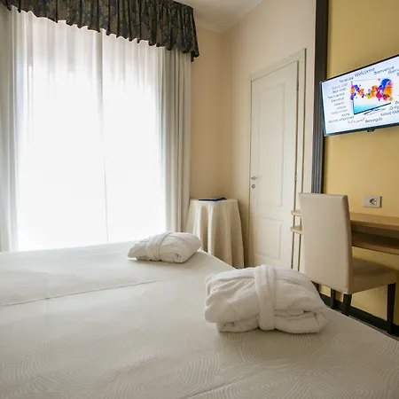 Palace מלון דיאנו מרינה