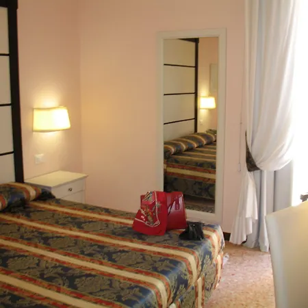 Palace 4*