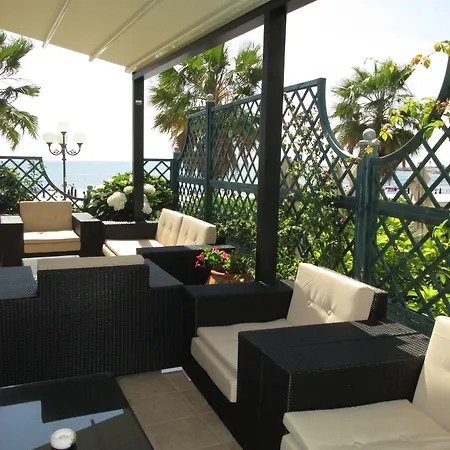 Palace Diano Marina