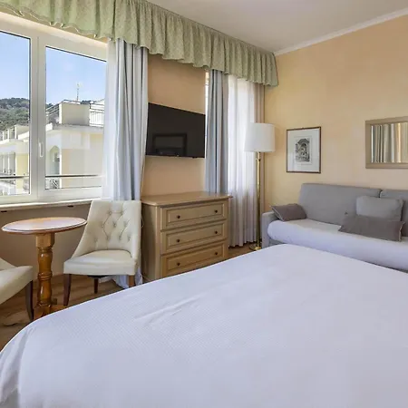 Palace Diano Marina
