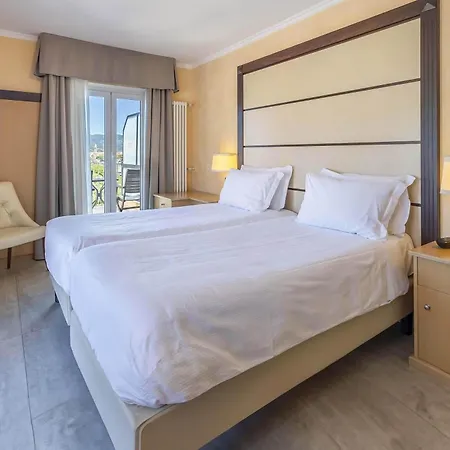 Palace 4*
